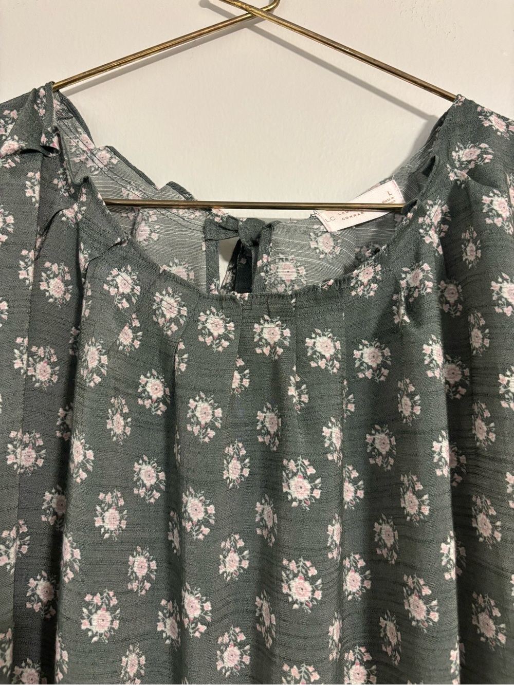 LC Lauren Conrad Women’s Floral Blouse - Size Large - Green/Pink - Picture 9 of 16